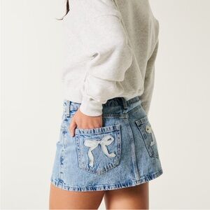 Hollister bow skirt